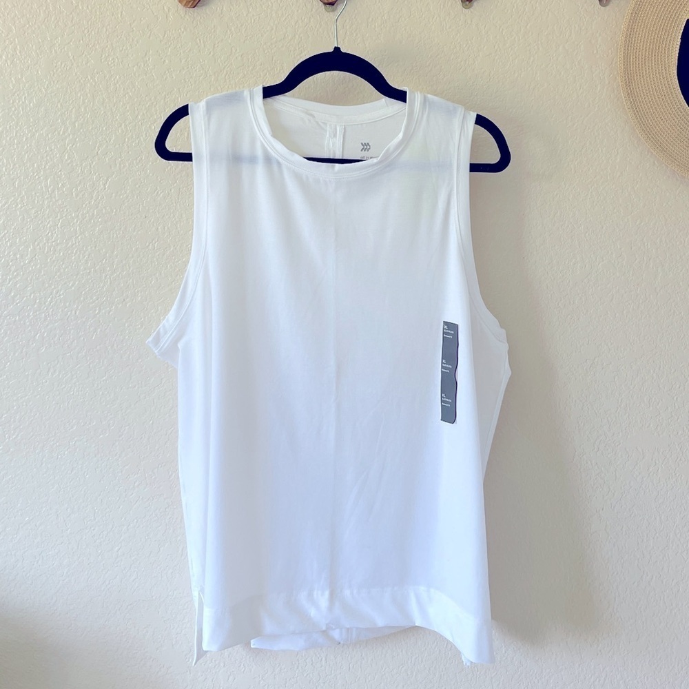 0300 - ALL IN MOTIOM Women’s XL Sleeveless Active Muscle Tank White